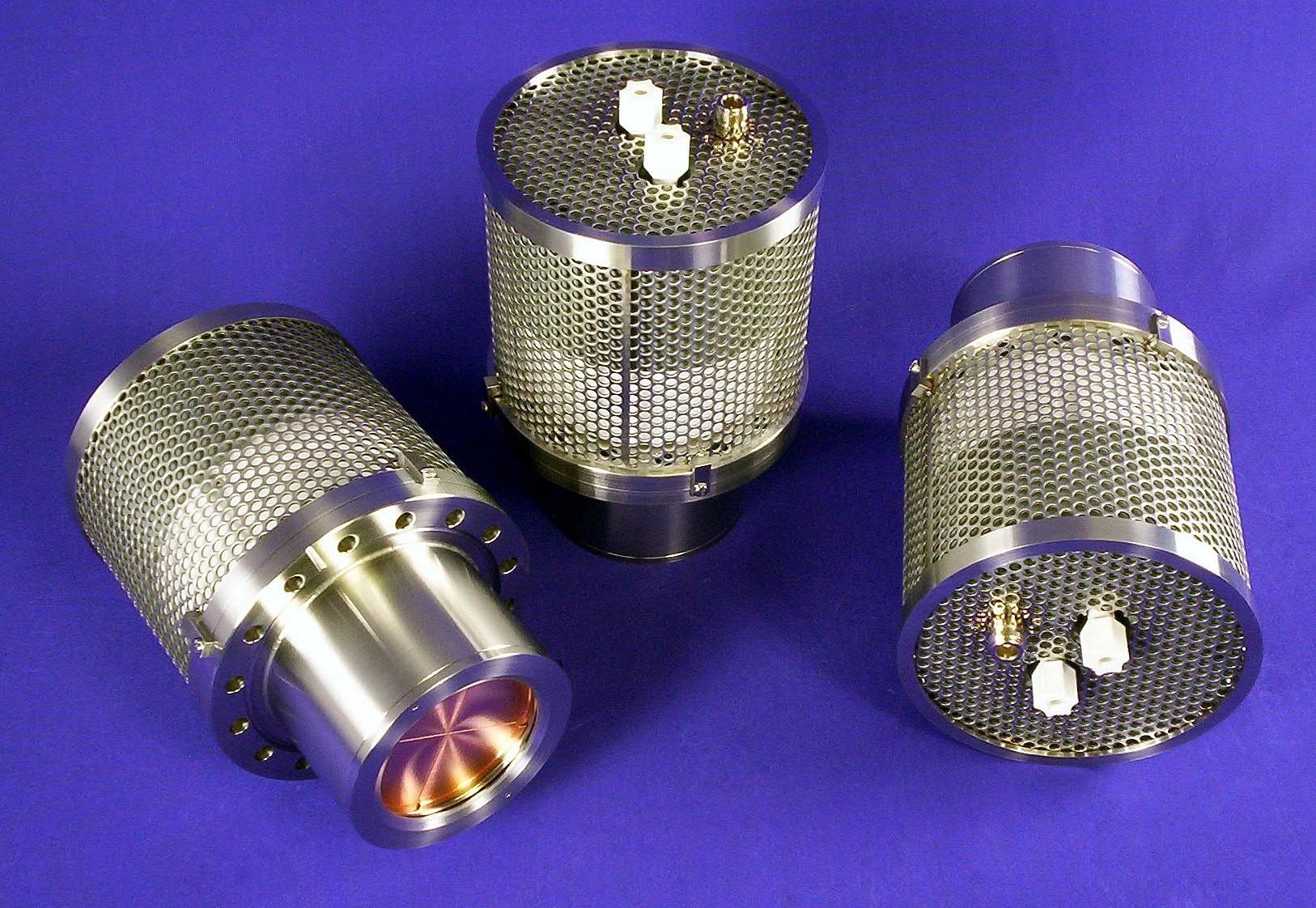 ONYX-3 UHV with 3 Inch Insertion